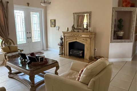 Villa ou maison à vendre à Hialeah, Floride: 3 chambres, 174.28 m2 № 1875407 - photo 19