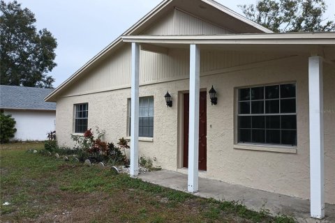 Casa en alquiler en Tampa, Florida, 3 dormitorios, 120.77 m2 № 1437990 - foto 2