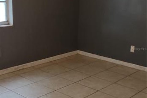 Casa en alquiler en Tampa, Florida, 3 dormitorios, 120.77 m2 № 1437990 - foto 4