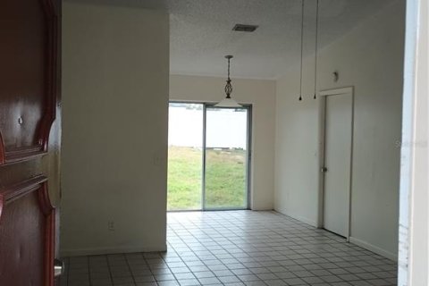 Casa en alquiler en Tampa, Florida, 3 dormitorios, 120.77 m2 № 1437990 - foto 3