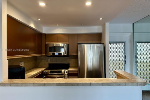 Condo in North Miami Beach, Florida, 1 bedroom  № 2080356 - photo 6