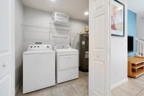 Touwnhouse à vendre à Kissimmee, Floride: 2 chambres, 107.86 m2 № 2224898 - photo 28