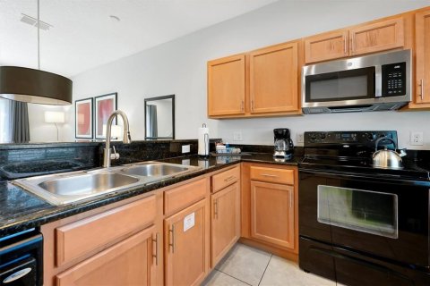 Touwnhouse à vendre à Kissimmee, Floride: 2 chambres, 107.86 m2 № 2224898 - photo 9