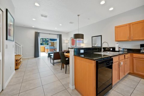 Touwnhouse à vendre à Kissimmee, Floride: 2 chambres, 107.86 m2 № 2224898 - photo 4