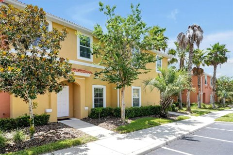 Touwnhouse à vendre à Kissimmee, Floride: 2 chambres, 107.86 m2 № 2224898 - photo 2