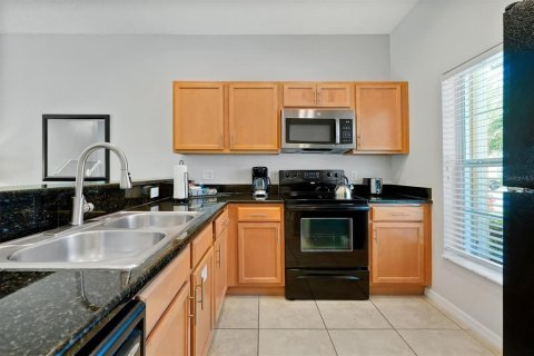 Touwnhouse à vendre à Kissimmee, Floride: 2 chambres, 107.86 m2 № 2224898 - photo 8