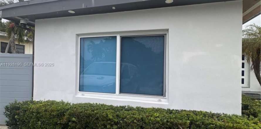 Immobilier commercial à Cutler Bay, Floride 153.47 m2 № 1988297