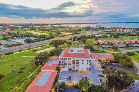 Copropriété à louer à Saint Petersburg, Floride: 1 chambre, 72.46 m2 № 2425312 - photo 2