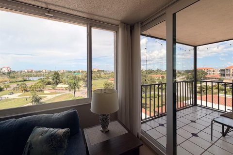Copropriété à louer à Saint Petersburg, Floride: 1 chambre, 72.46 m2 № 2425312 - photo 10