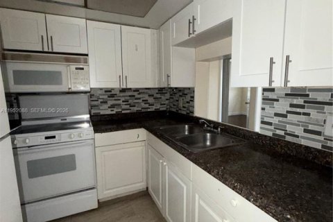 Copropriété à louer à North Lauderdale, Floride: 2 chambres, 92.9 m2 № 2007437 - photo 3