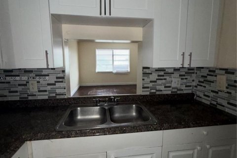 Copropriété à louer à North Lauderdale, Floride: 2 chambres, 92.9 m2 № 2007437 - photo 4