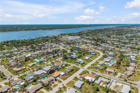 House in Daytona Beach, Florida 3 bedrooms, 218.78 sq.m. № 2138878 - photo 21