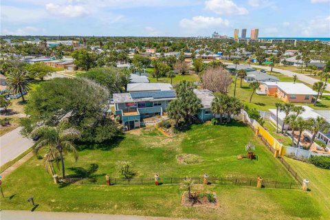 House in Daytona Beach, Florida 3 bedrooms, 218.78 sq.m. № 2138878 - photo 3