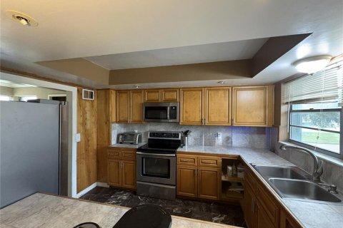 House in Daytona Beach, Florida 3 bedrooms, 218.78 sq.m. № 2138878 - photo 27
