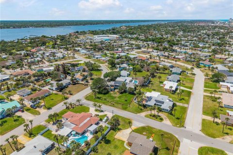 House in Daytona Beach, Florida 3 bedrooms, 218.78 sq.m. № 2138878 - photo 20