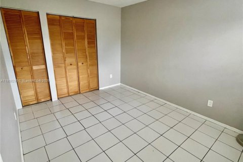 Casa en alquiler en West Park, Florida, 3 dormitorios, 106.65 m2 № 2012711 - foto 1