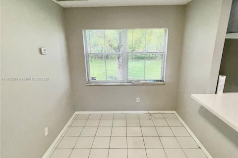 Casa en alquiler en West Park, Florida, 3 dormitorios, 106.65 m2 № 2012711 - foto 6