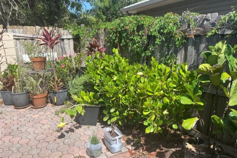Commercial property in Sarasota, Florida 3 bedrooms, 138.8 sq.m. № 1721013 - photo 16