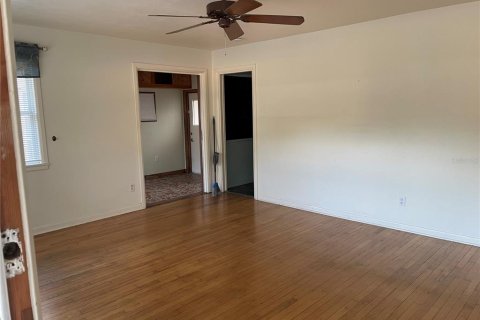 Commercial property in Sarasota, Florida 3 bedrooms, 138.8 sq.m. № 1721013 - photo 5
