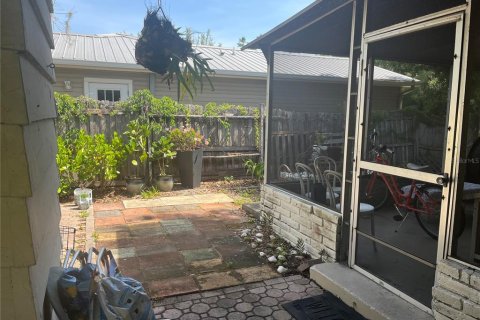 Commercial property in Sarasota, Florida 3 bedrooms, 138.8 sq.m. № 1721013 - photo 14