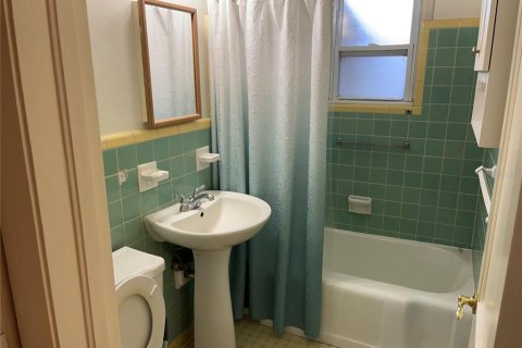 Commercial property in Sarasota, Florida 3 bedrooms, 138.8 sq.m. № 1721013 - photo 11