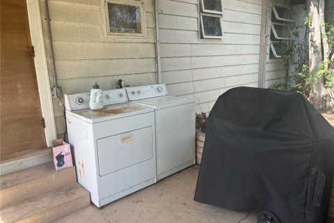 Commercial property in Sarasota, Florida 3 bedrooms, 138.8 sq.m. № 1721013 - photo 23