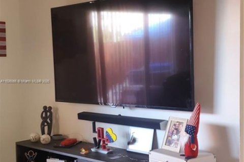 Condominio en venta en Miami-Dade, Florida, 2 dormitorios, 94.76 m2 № 1835999 - foto 10