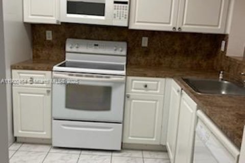 Appartement à louer à Miami, Floride: 2 chambres, 90.12 m2 № 1964318 - photo 16