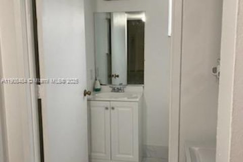 Appartement à louer à Miami, Floride: 2 chambres, 90.12 m2 № 1964318 - photo 19