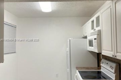 Appartement à louer à Miami, Floride: 2 chambres, 90.12 m2 № 1964318 - photo 17