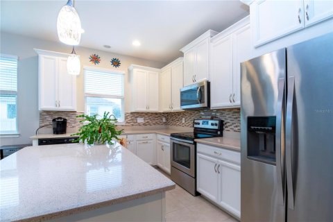 Townhouse in HARMONY AT LAKEWOOD RANCH in Bradenton, Florida 3 bedrooms, 161.84 sq.m. № 1556185 - photo 12
