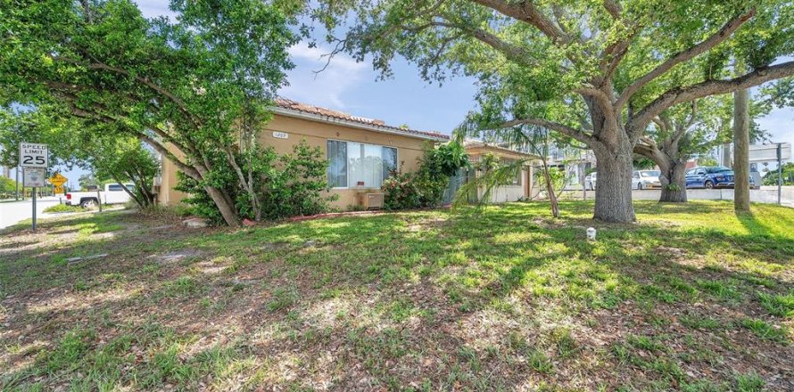 Commercial property in Clearwater, Florida 128.39 sq.m. № 1793809