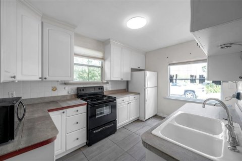 Commercial property in Clearwater, Florida 128.39 sq.m. № 1793809 - photo 4