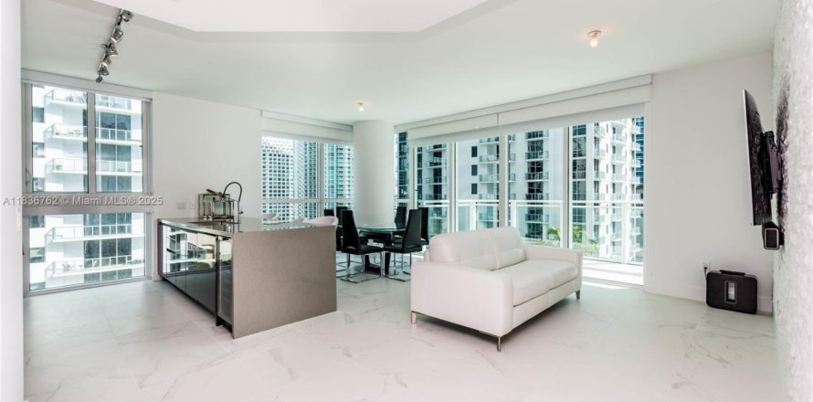 Condominio en Miami, Florida, 2 dormitorios № 1820384