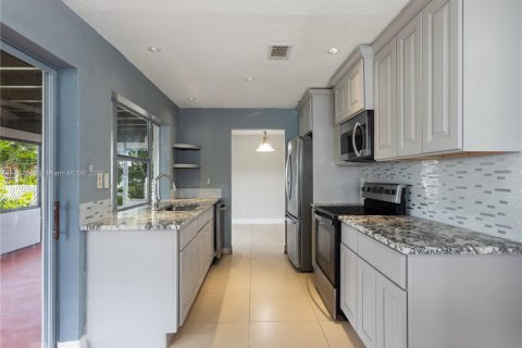 House in Tamarac, Florida 2 bedrooms, 99.22 sq.m. № 1875523 - photo 9