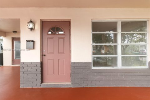 House in Tamarac, Florida 2 bedrooms, 99.22 sq.m. № 1875523 - photo 4