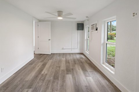 Immobilier commercial à louer à Vero Beach, Floride: 1 chambre, 37.16 m2 № 2083858 - photo 11