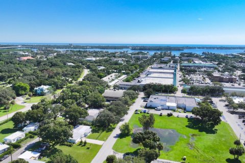 Immobilier commercial à louer à Vero Beach, Floride: 1 chambre, 37.16 m2 № 2083858 - photo 2