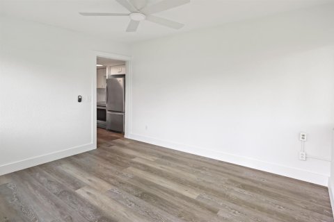 Immobilier commercial à louer à Vero Beach, Floride: 1 chambre, 37.16 m2 № 2083858 - photo 7
