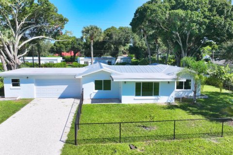 Immobilier commercial à Vero Beach, Floride 1 chambre, 37.16 m2 № 2083858