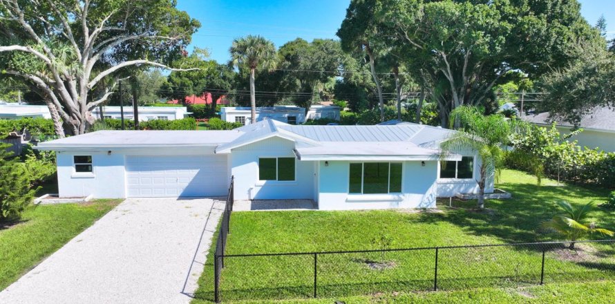 Immobilier commercial à Vero Beach, Floride 1 chambre, 37.16 m2 № 2083858