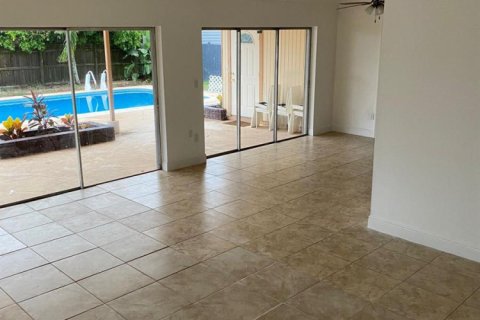 Villa ou maison à vendre à Palm Springs, Floride: 3 chambres, 155.33 m2 № 2246317 - photo 2