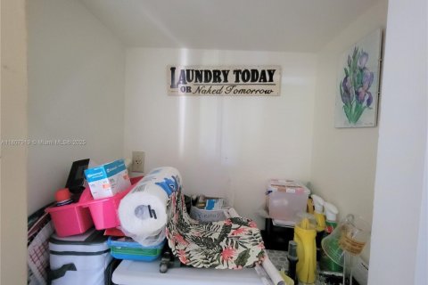 Condo in Tamarac, Florida, 2 bedrooms  № 1865252 - photo 10