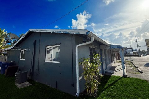 Commercial property in Wilton Manors, Florida № 1834287 - photo 3