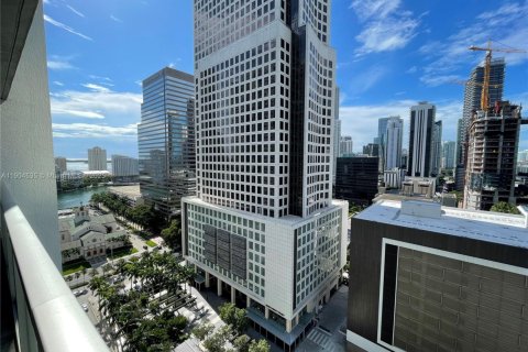 Condo in Miami, Florida, 1 bedroom  № 2012662 - photo 7