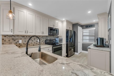Copropriété à vendre à Fort Lauderdale, Floride: 2 chambres, 118.91 m2 № 2073347 - photo 12