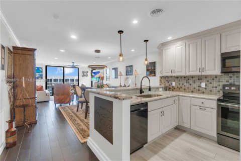 Copropriété à vendre à Fort Lauderdale, Floride: 2 chambres, 118.91 m2 № 2073347 - photo 2