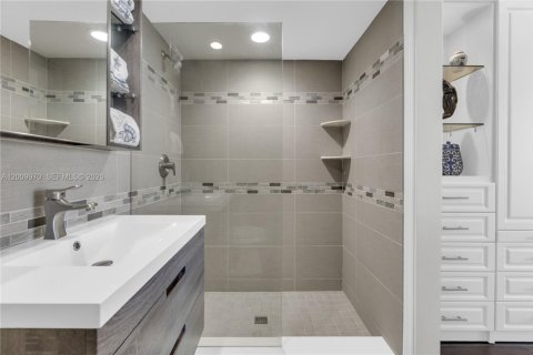 Copropriété à vendre à Fort Lauderdale, Floride: 2 chambres, 118.91 m2 № 2073347 - photo 26