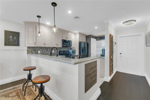 Copropriété à vendre à Fort Lauderdale, Floride: 2 chambres, 118.91 m2 № 2073347 - photo 11
