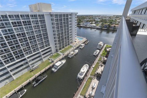 Copropriété à vendre à Fort Lauderdale, Floride: 2 chambres, 118.91 m2 № 2073347 - photo 28